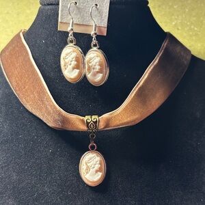 Elegant Cameo Choker Jewelry Set